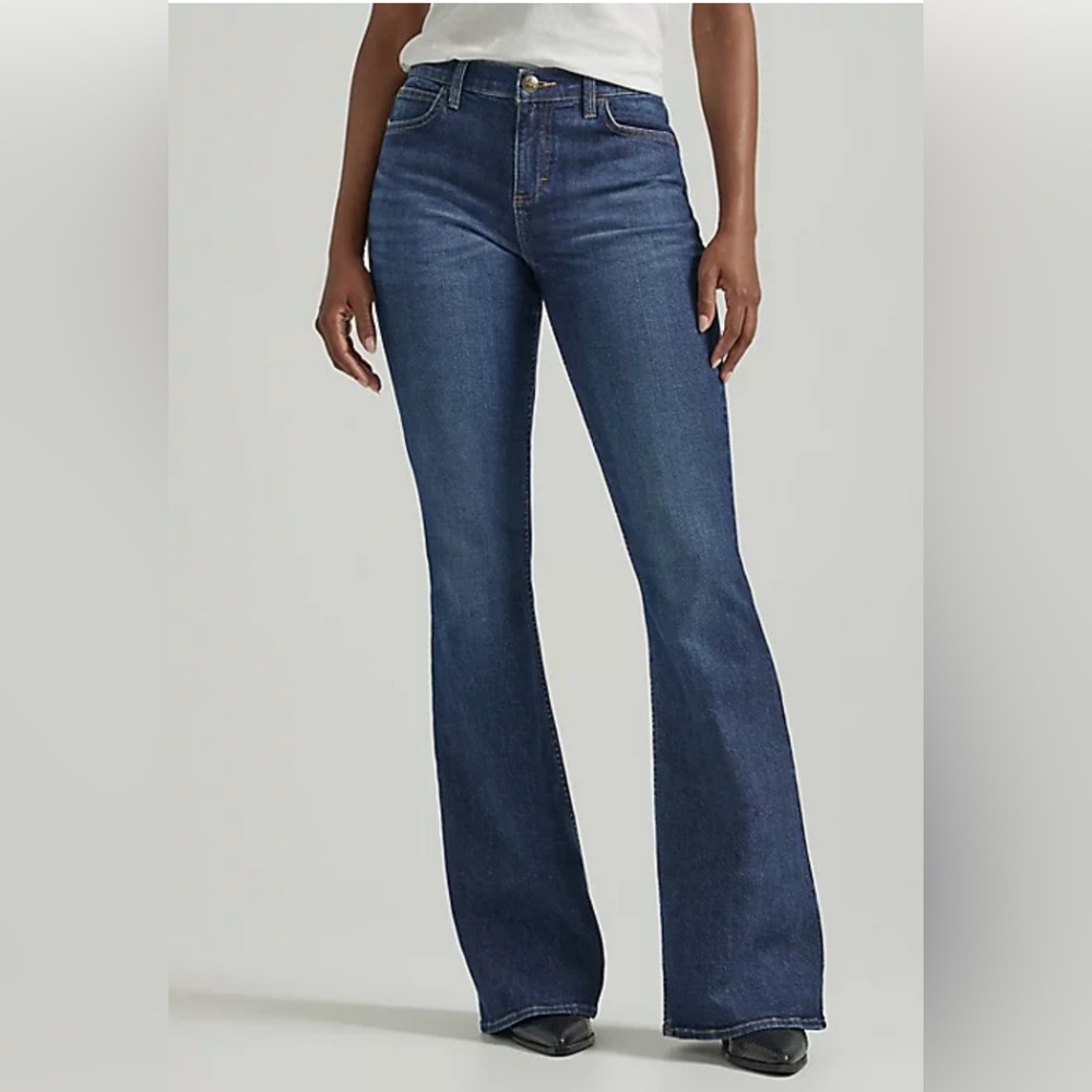 Maurice women’s size 7/8 Morgan boot cut lowrise jeans dark wash